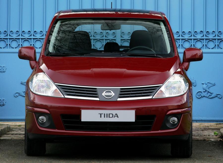 Nissan Tiida Hatchback '2004